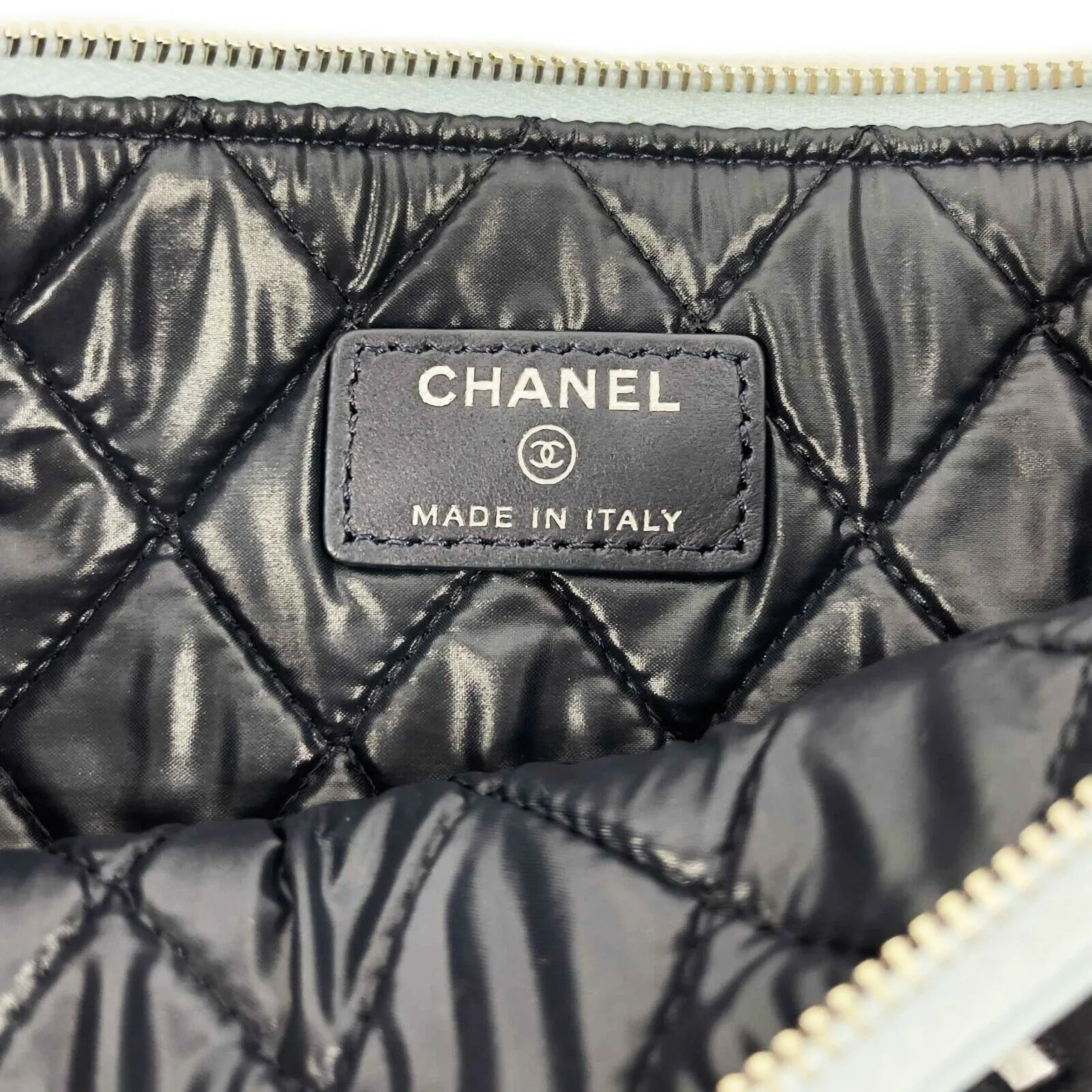 CHANEL - 16P Medium Airline Lambskin Leather Pouch /Clutch - Blue Red Black - CC